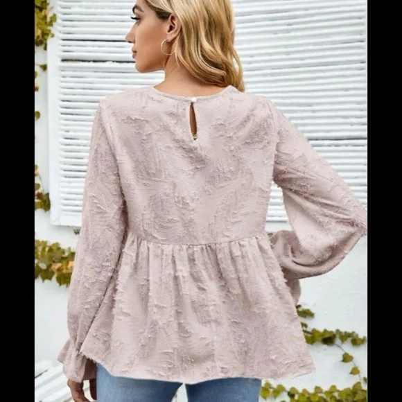 Chic Textured Blouse with Flared Sleeves a Feathery Baby Doll Pastel Lilac Top - Picture 2 of 5